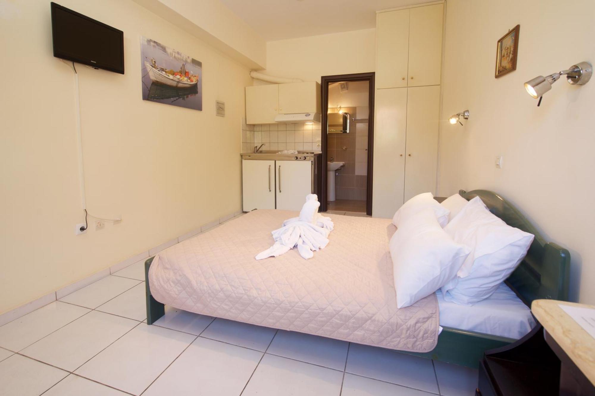 Theodora Studios & Apartments Skala  Extérieur photo