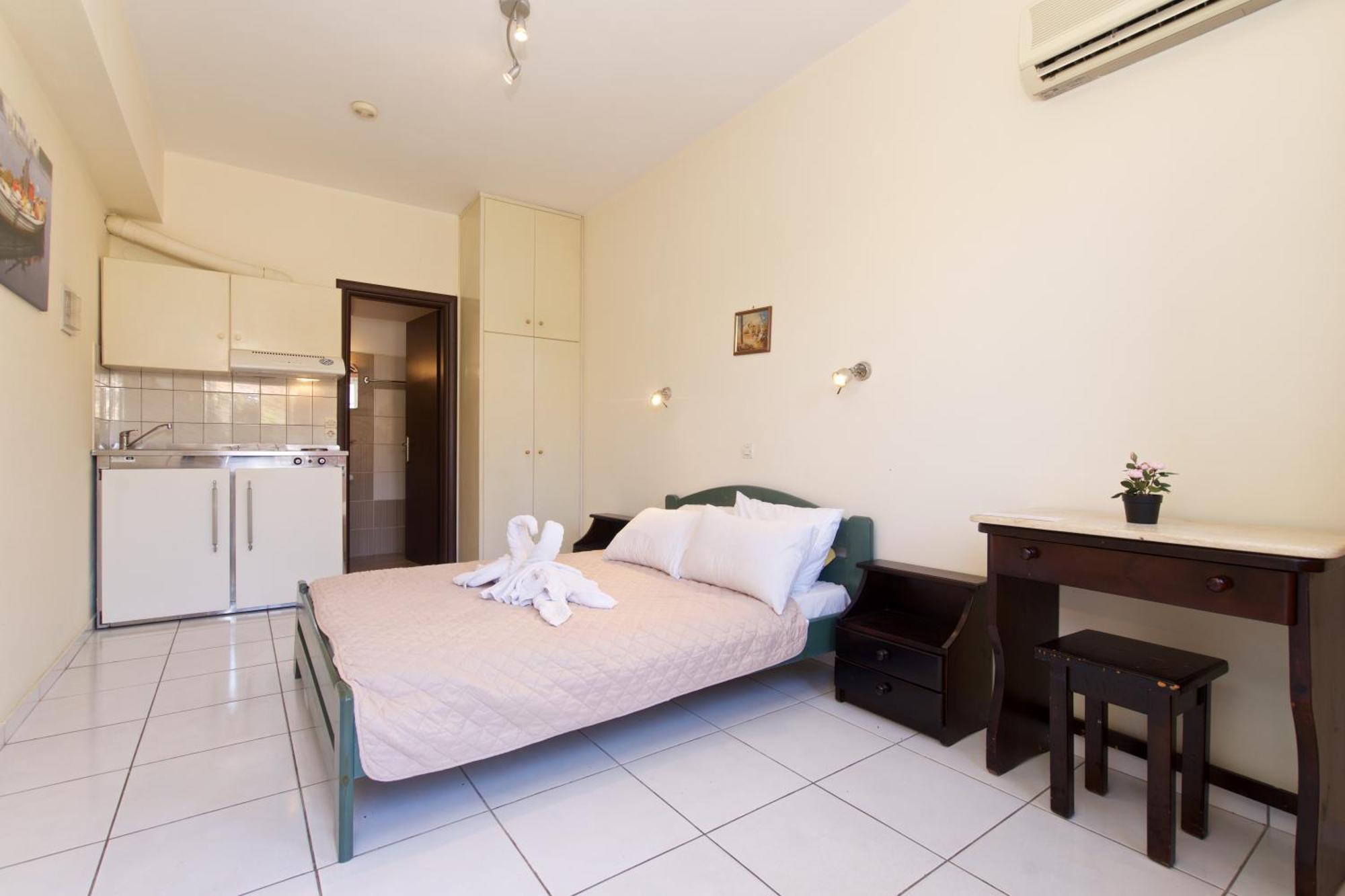 Theodora Studios & Apartments Skala  Extérieur photo