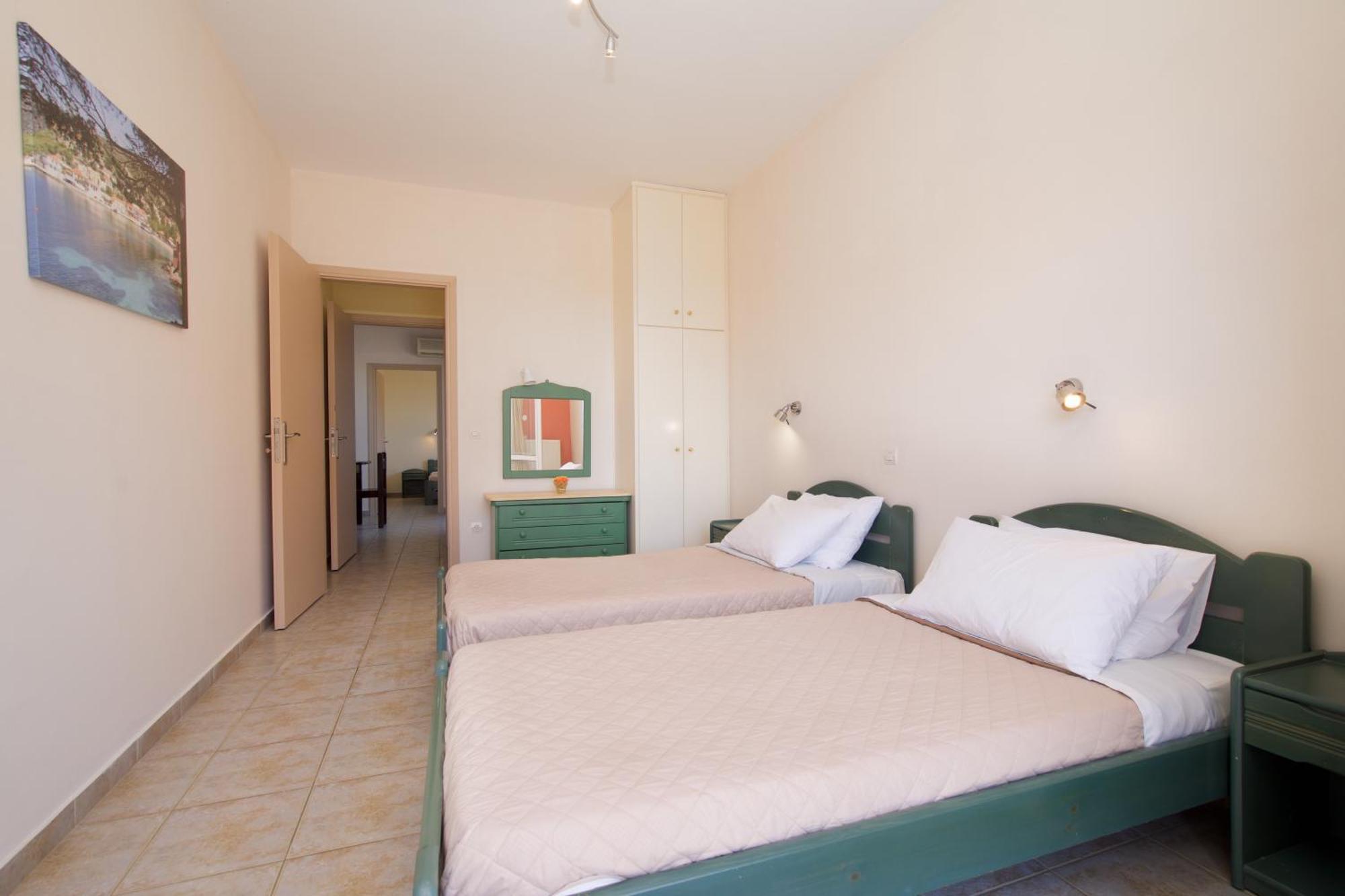Theodora Studios & Apartments Skala  Extérieur photo