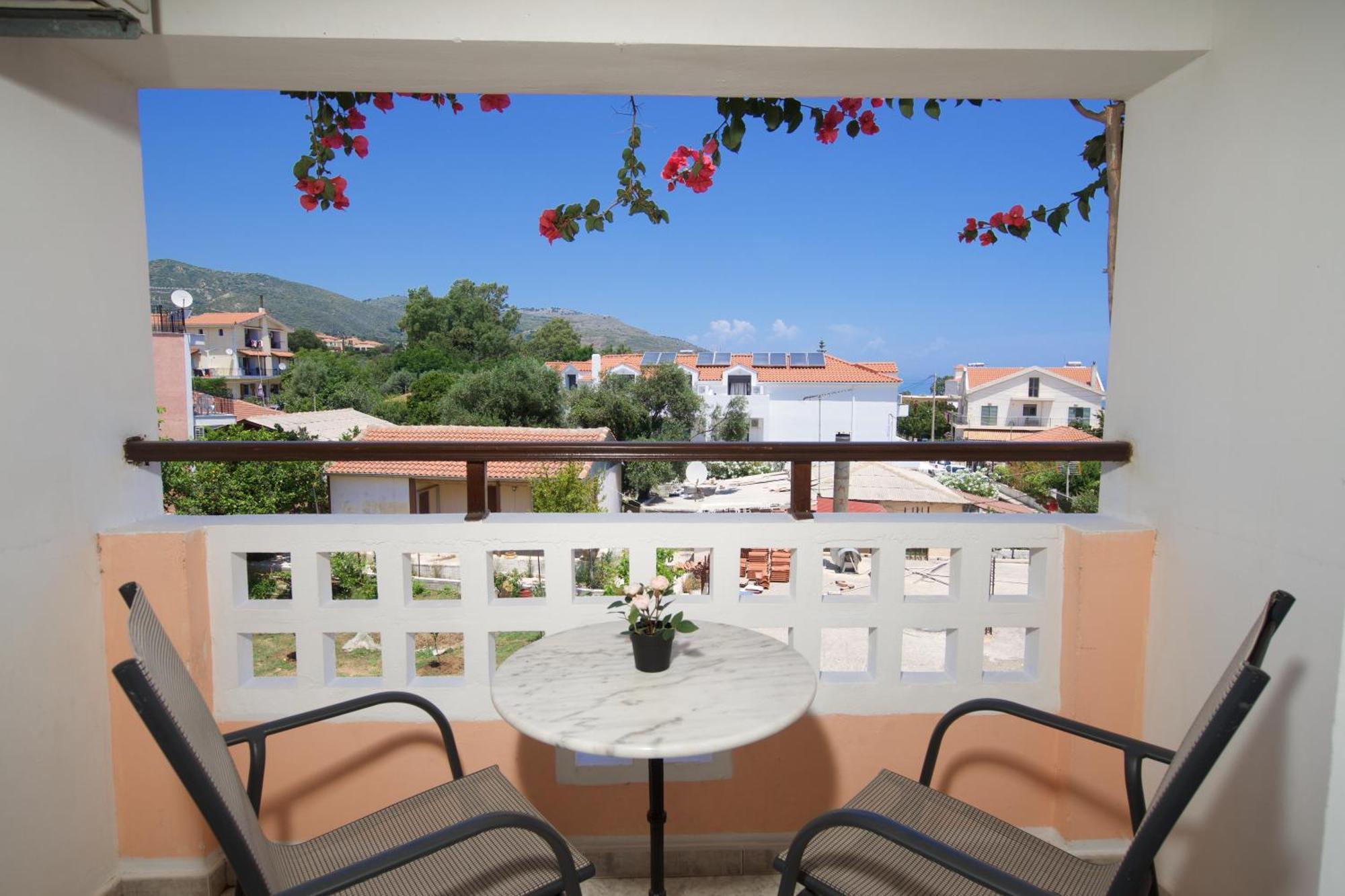 Theodora Studios & Apartments Skala  Extérieur photo