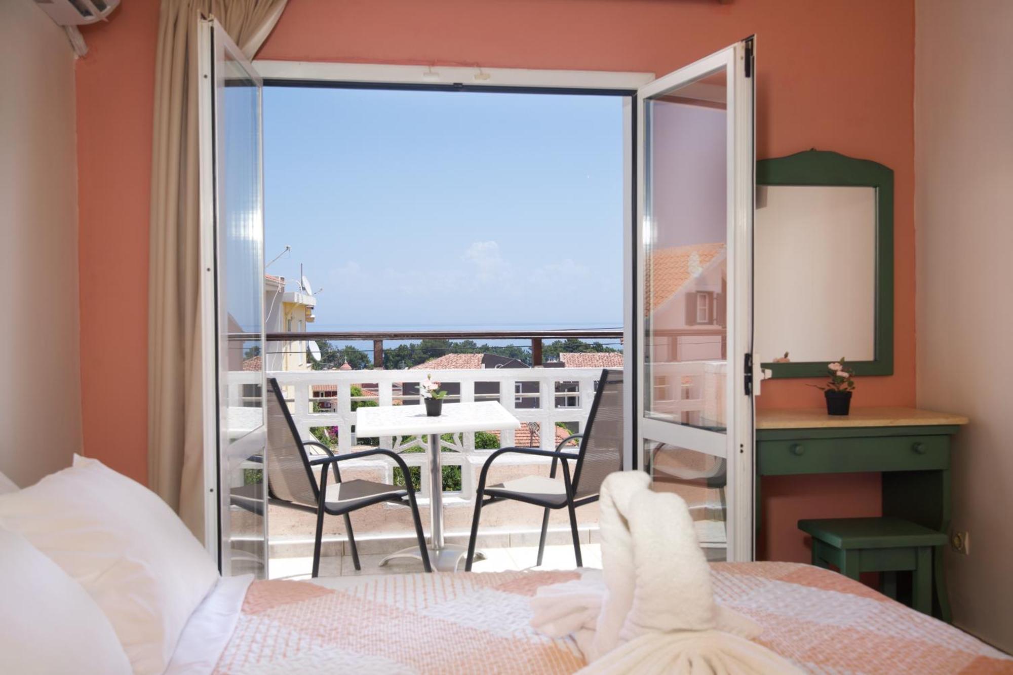 Theodora Studios & Apartments Skala  Extérieur photo