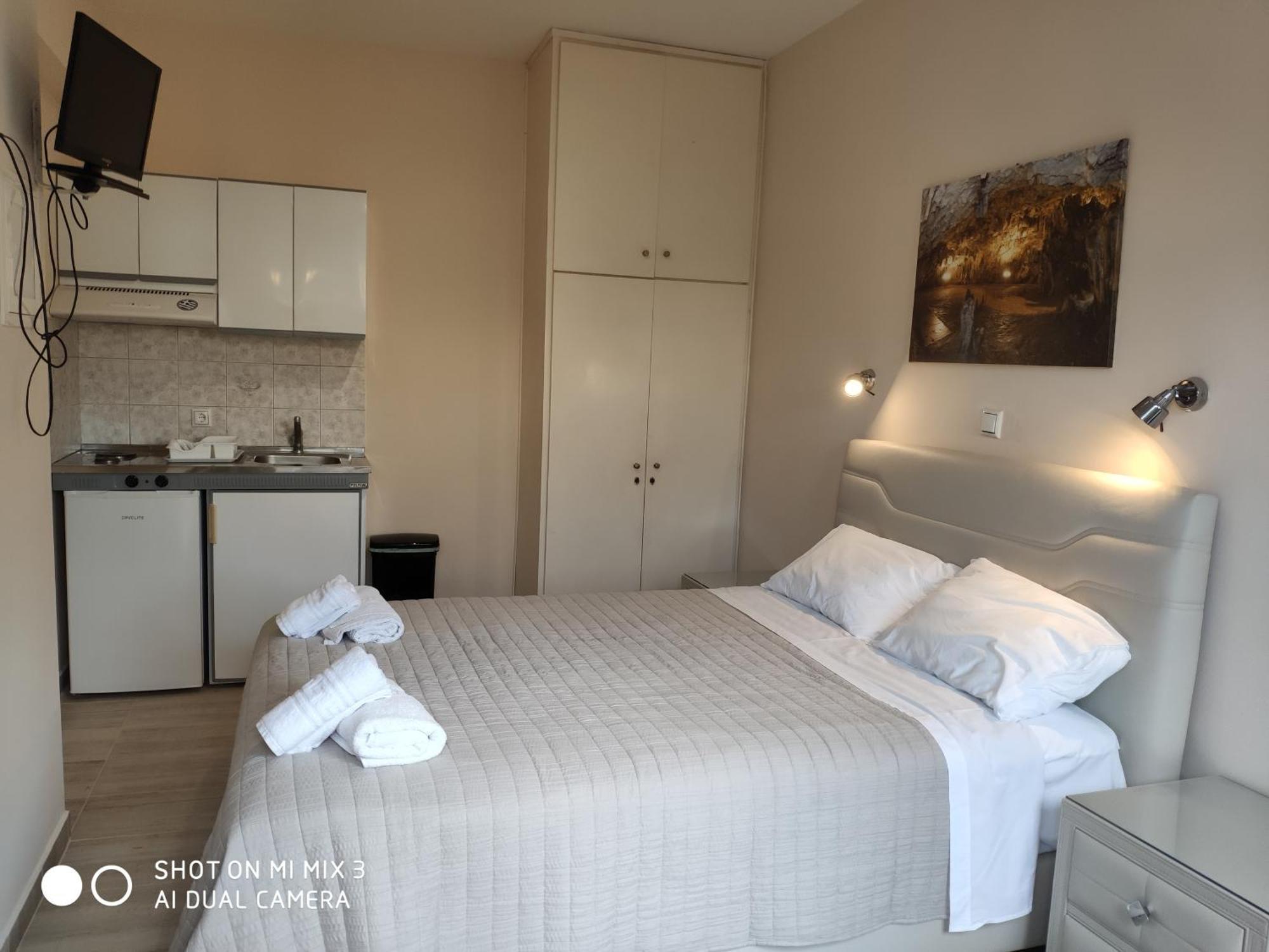 Theodora Studios & Apartments Skala  Extérieur photo