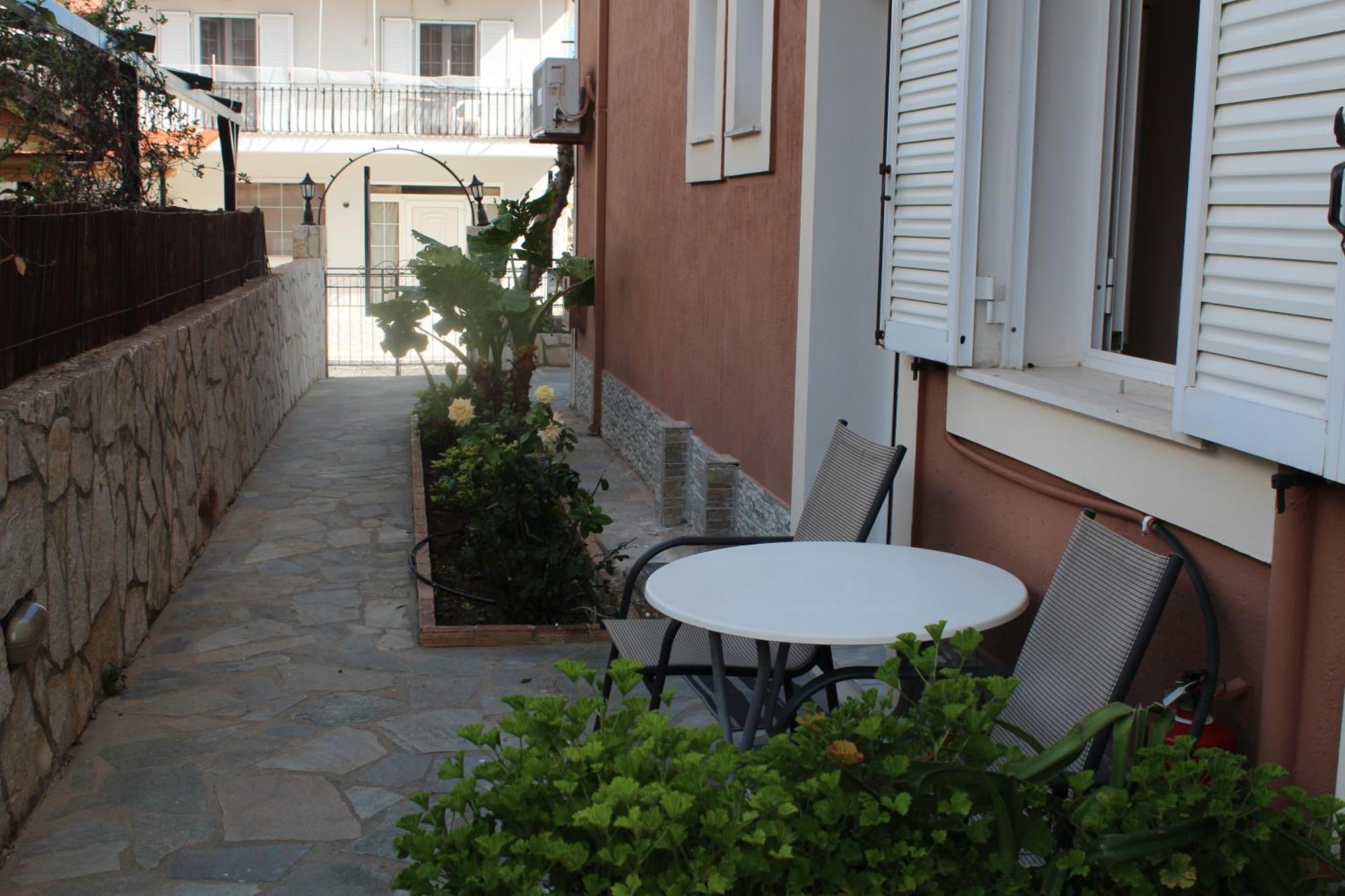 Theodora Studios & Apartments Skala  Extérieur photo