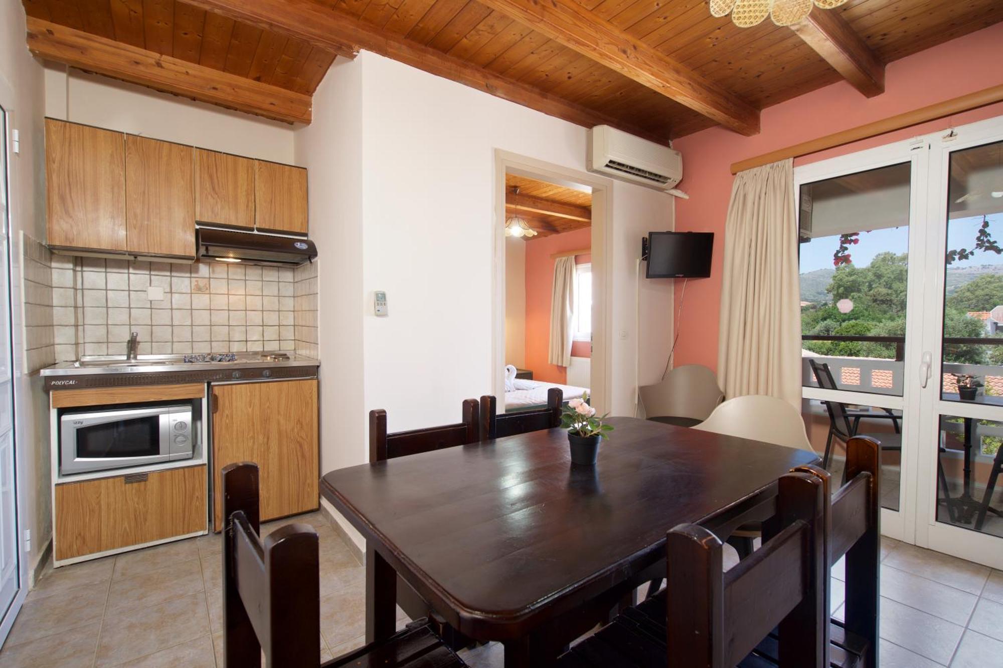 Theodora Studios & Apartments Skala  Extérieur photo
